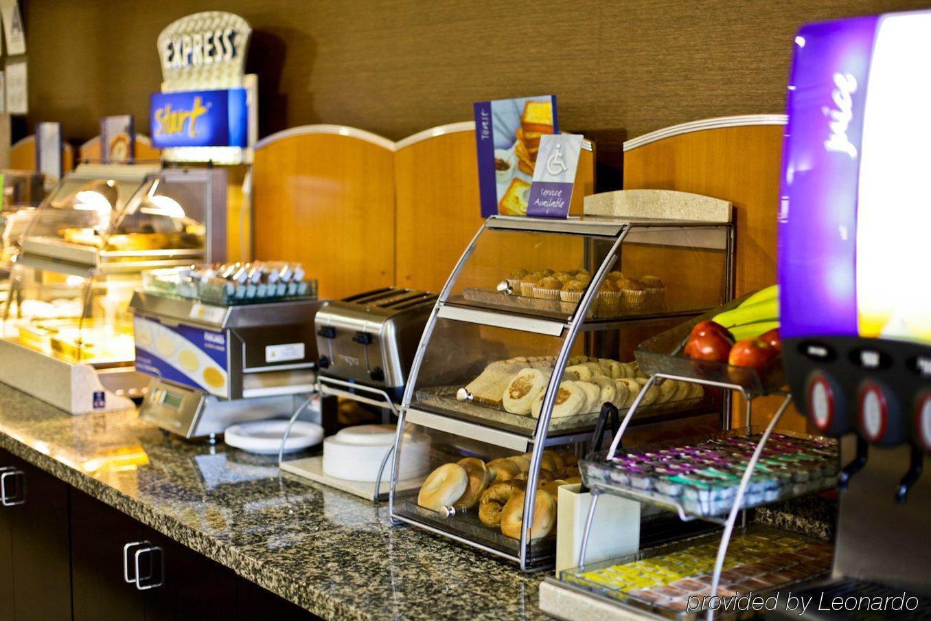 Hampton Inn & Suites Cathedral City Restoran fotoğraf